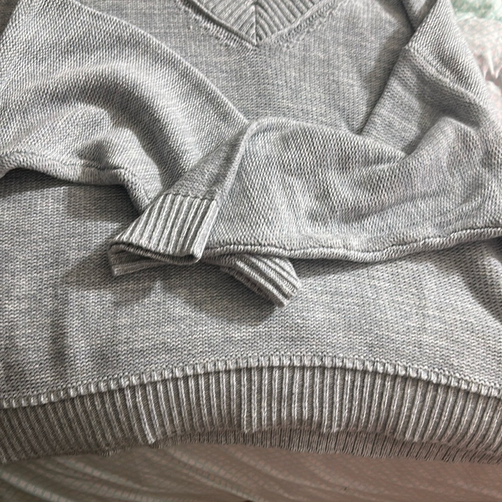 American Eagle Outfitters Light Gray Knit Sweater